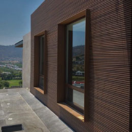 revestimientos de pared exteriores e interiores b